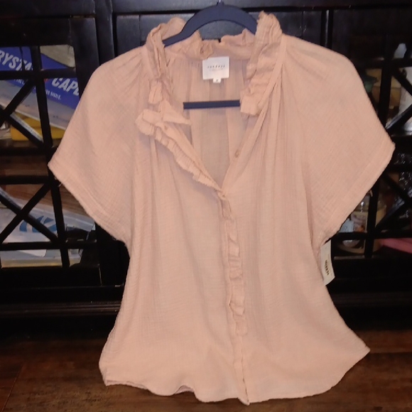 Sundays Blush Ruffled Top - Picture 3 of 4